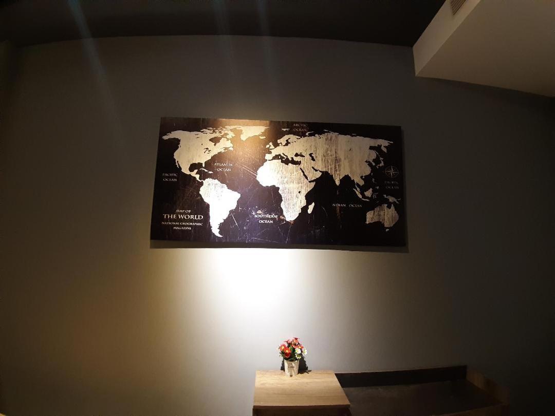 藏青民宿the Wind Guesthouse-Youth Inn Tainan Exteriör bild