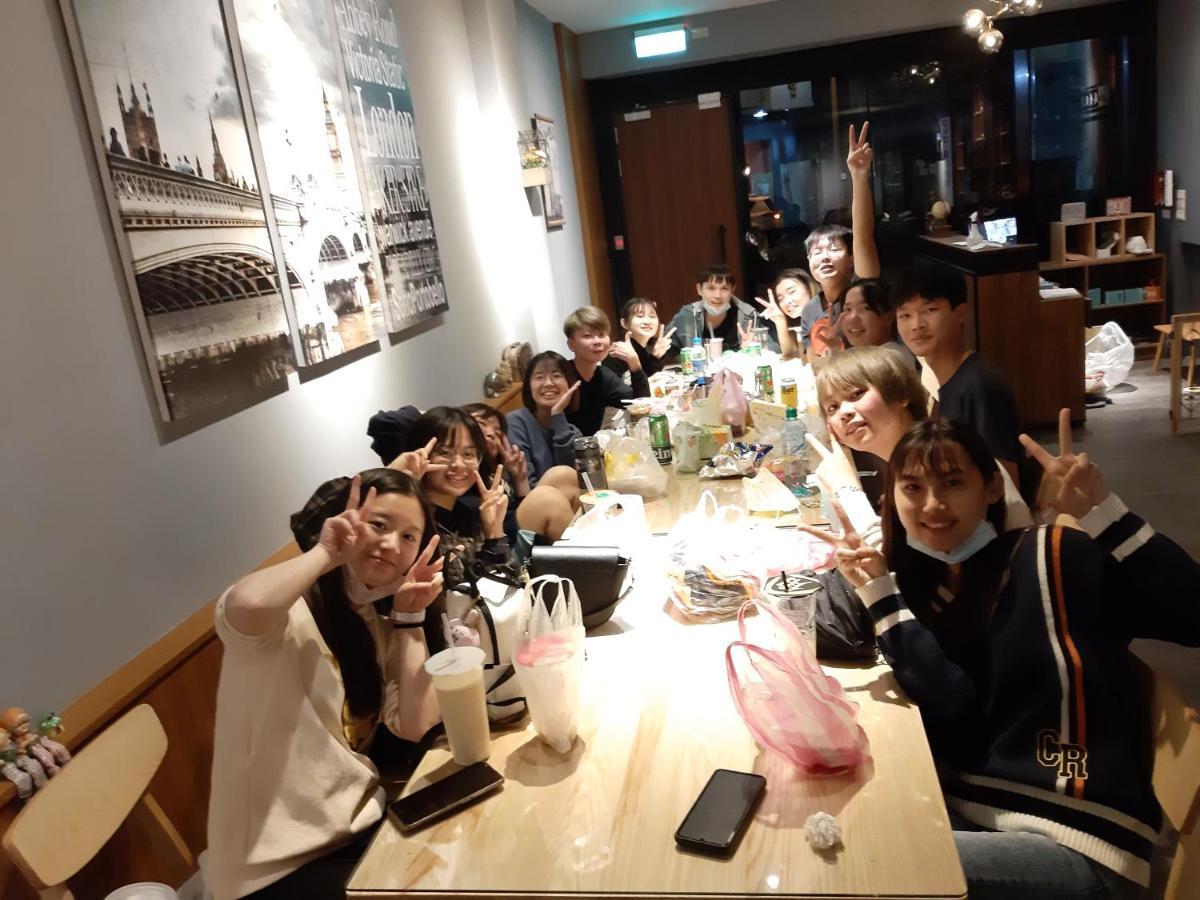藏青民宿the Wind Guesthouse-Youth Inn Tainan Exteriör bild