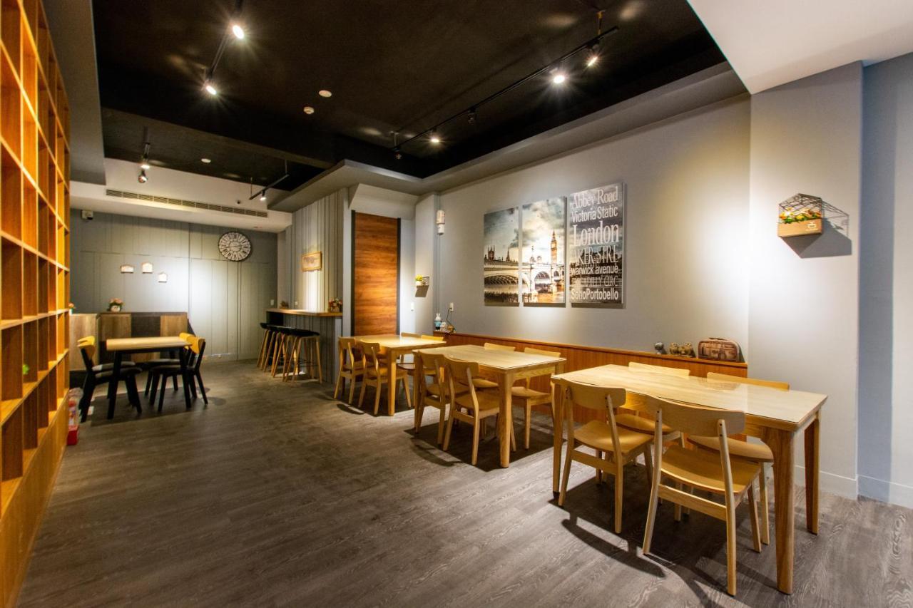 藏青民宿the Wind Guesthouse-Youth Inn Tainan Exteriör bild