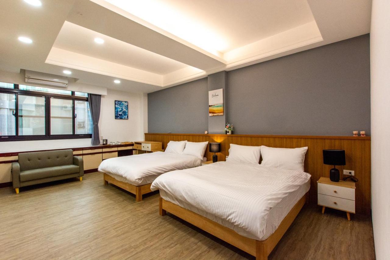 藏青民宿the Wind Guesthouse-Youth Inn Tainan Exteriör bild