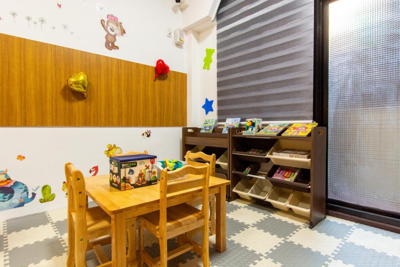 藏青民宿the Wind Guesthouse-Youth Inn Tainan Exteriör bild