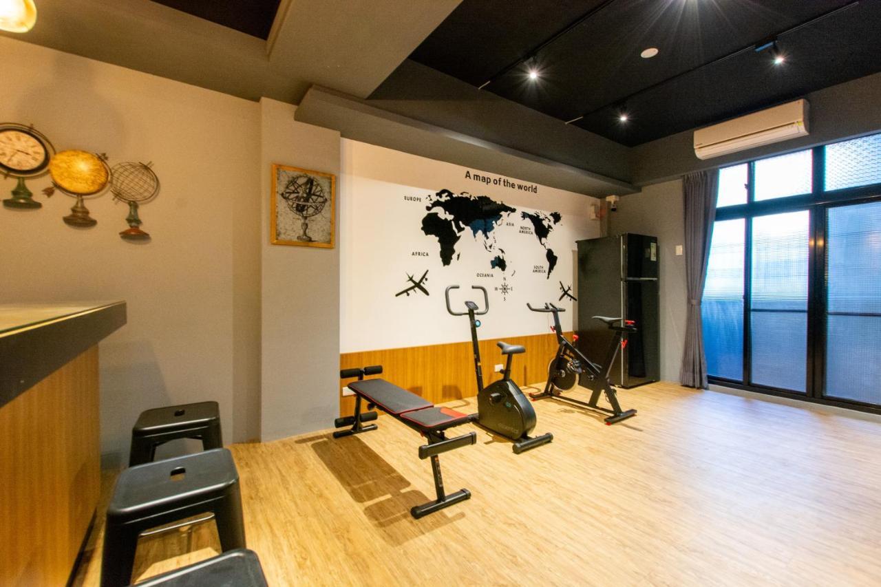 藏青民宿the Wind Guesthouse-Youth Inn Tainan Exteriör bild